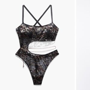 Savage X Fenty Cold-Hearted Snake Lace Teddy